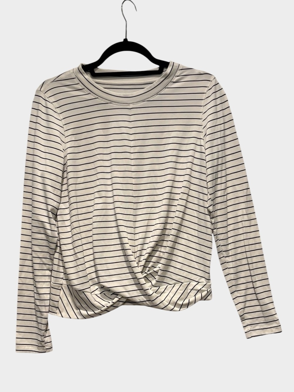 Old Navy Active - Women's Relaxed Breathe ON Twist-Hem Cropped Top. Large
